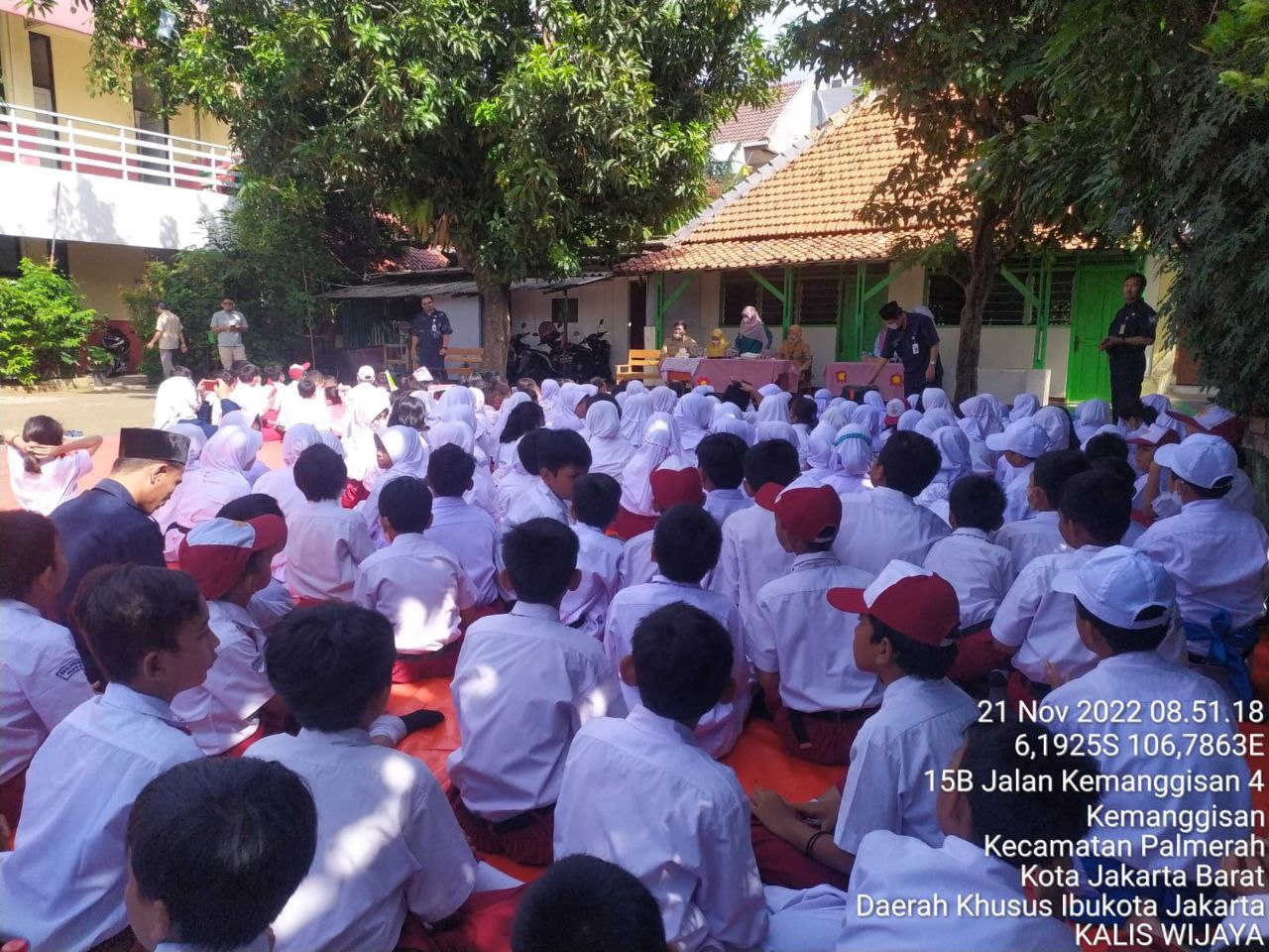 Menelusuri Jejak Literasi (Si Jali) Di SDN Kemanggisan 14 Berliterasi Dongeng